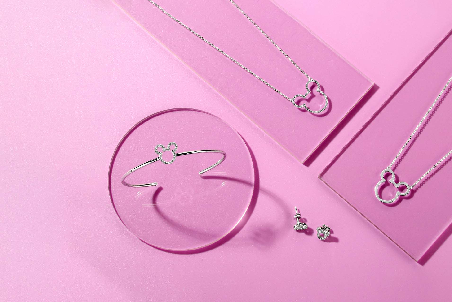 Delicate & Dainty