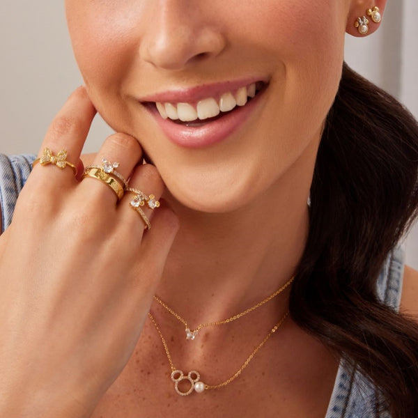 Model_Wearing_Disney_Couture_Kingdom_Mickey_Minnie_Mouse_Cubic_Zirconia_Ring_Rose_Gold