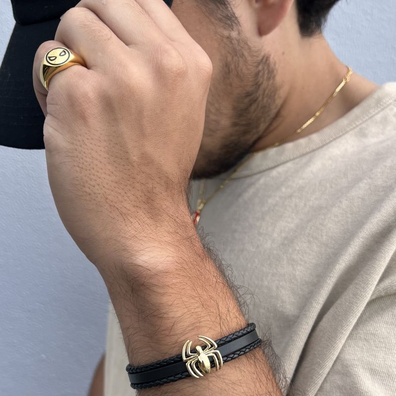 Male_Model_wearing_sterling_silver_Marvel_spider_man_jewellery_ring_necklace_couture_kingdom