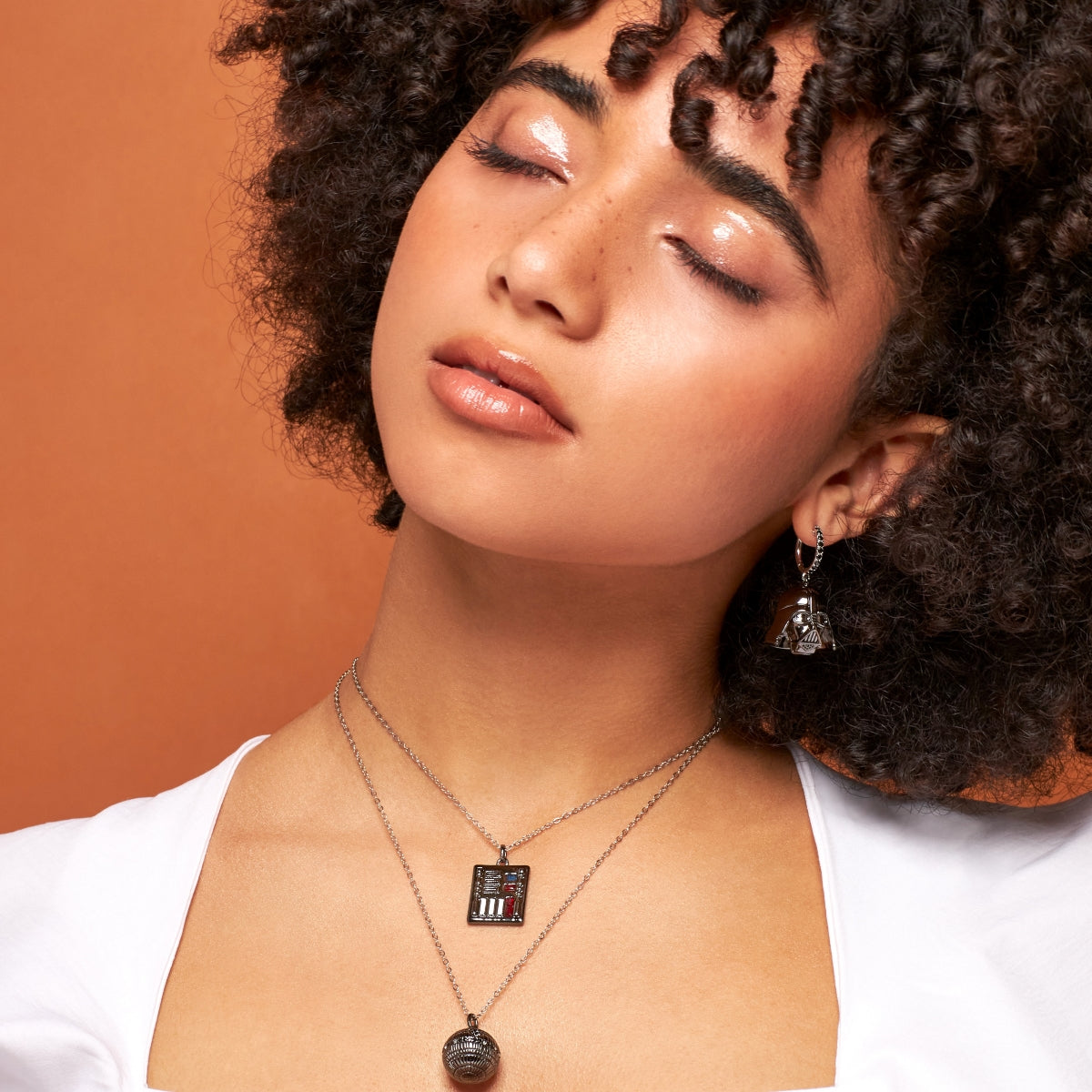 Star_Wars_Death_Star_Necklace_Darth_Vader_Jewellery_on_model_Couture_Kingdom_SWN006