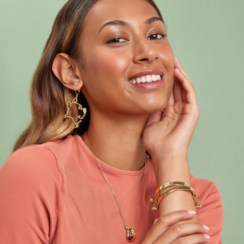 Disney-Winnie-The-Pooh_jewellery-Worn-On-Model